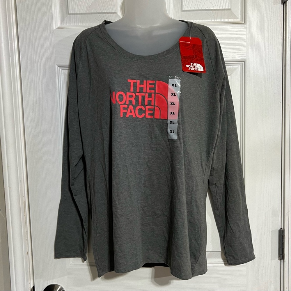New North Face Classic Fit Long Sleeve Gray T-Shirt, Size XL